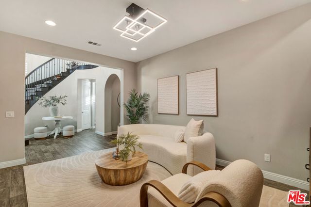 28236 Forge Court, Valencia, CA 91354