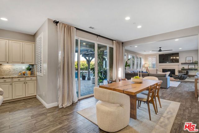 28236 Forge Court, Valencia, CA 91354