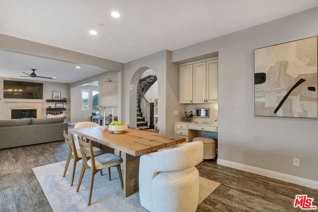 28236 Forge Court, Valencia, CA 91354