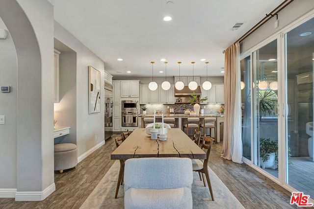 28236 Forge Court, Valencia, CA 91354