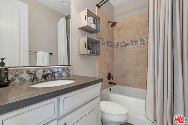 28236 Forge Court, Valencia, CA 91354