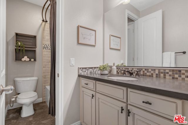 28236 Forge Court, Valencia, CA 91354
