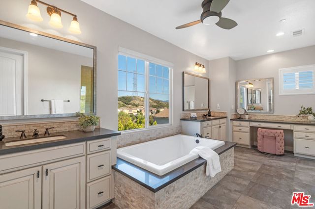 28236 Forge Court, Valencia, CA 91354