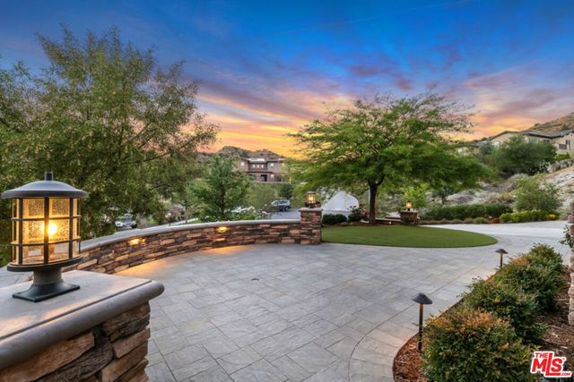 28236 Forge Court, Valencia, CA 91354