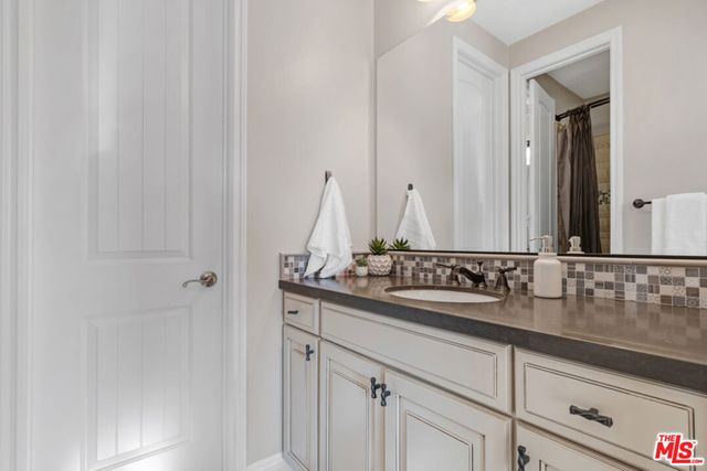 28236 Forge Court, Valencia, CA 91354