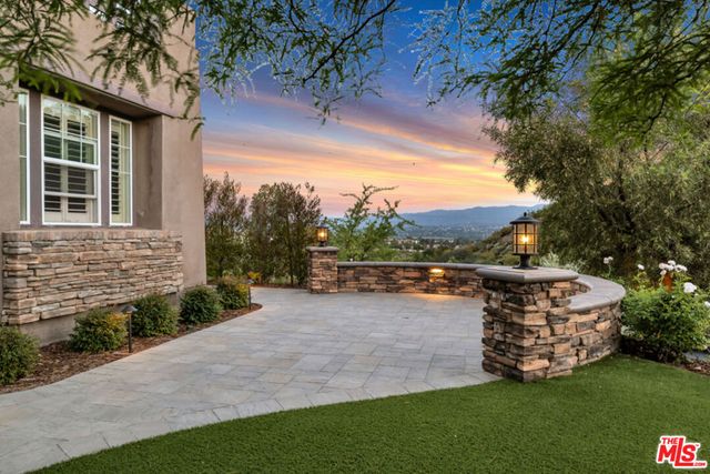 28236 Forge Court, Valencia, CA 91354