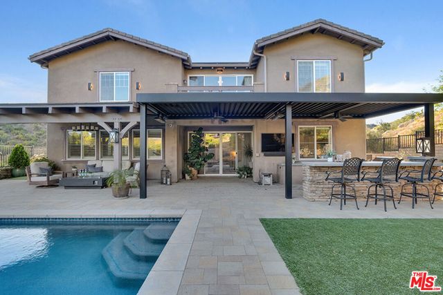 28236 Forge Court, Valencia, CA 91354
