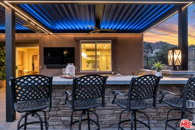 28236 Forge Court, Valencia, CA 91354