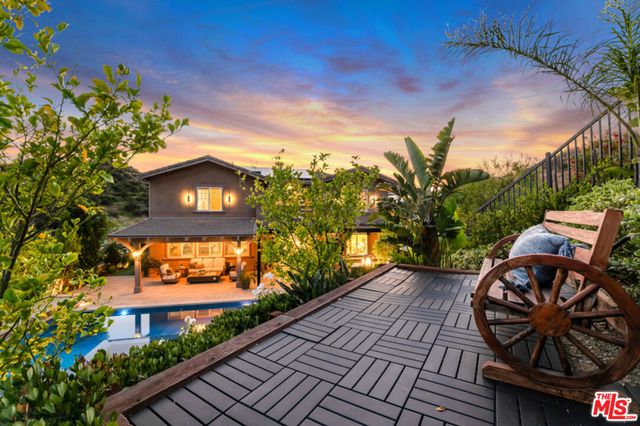 28236 Forge Court, Valencia, CA 91354