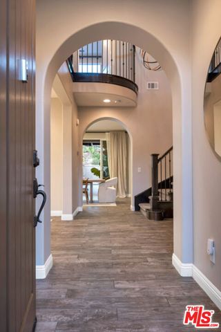 28236 Forge Court, Valencia, CA 91354