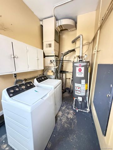 6868 Norborne Avenue, Dearborn Heights, MI 48127