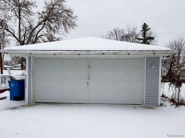 6868 Norborne Avenue, Dearborn Heights, MI 48127