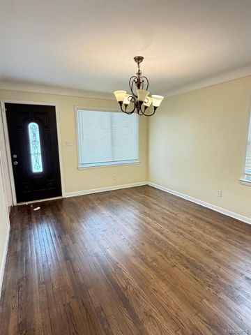 6868 Norborne Avenue, Dearborn Heights, MI 48127