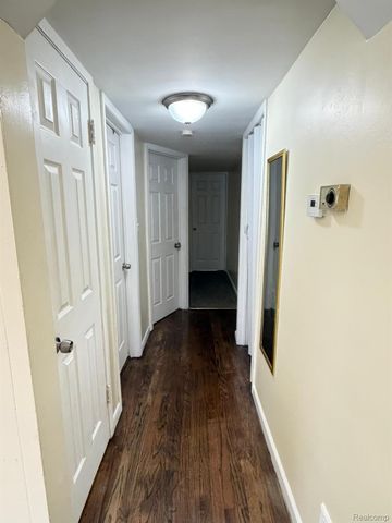 6868 Norborne Avenue, Dearborn Heights, MI 48127