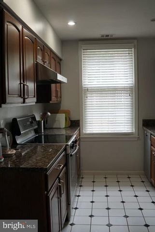 6673 MCLEAN DR, Mclean, VA 22101