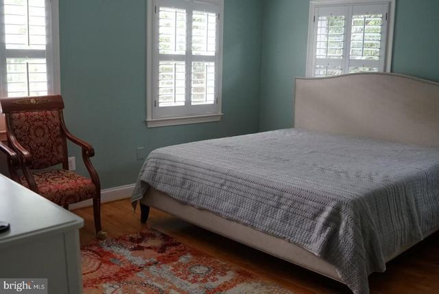 6673 MCLEAN DR, Mclean, VA 22101