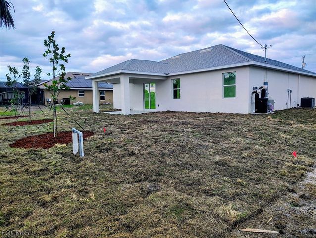 302 NW 25th AVE, Cape Coral, FL 33993