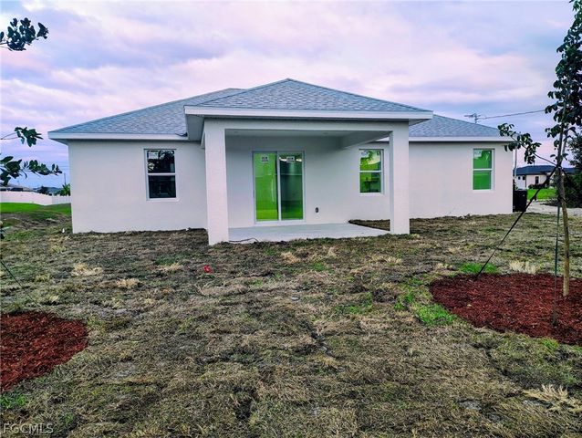 302 NW 25th AVE, Cape Coral, FL 33993