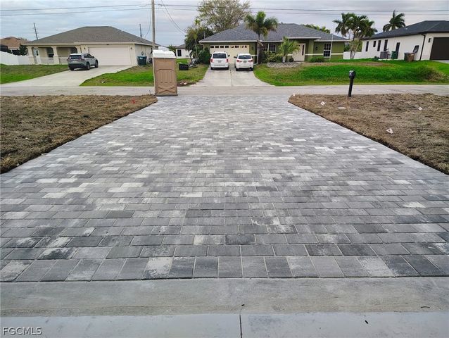 302 NW 25th AVE, Cape Coral, FL 33993