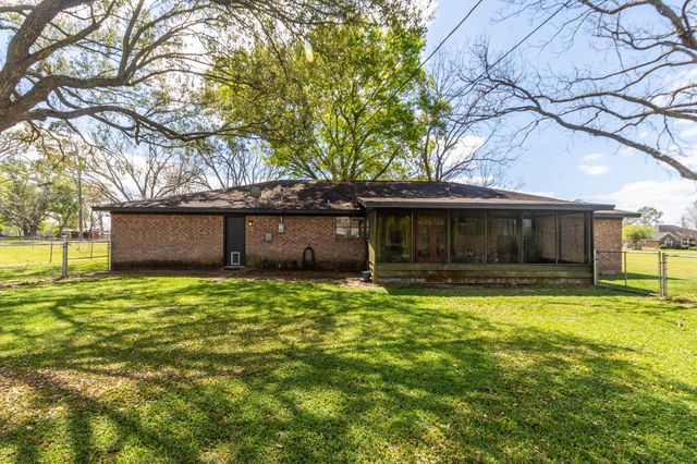 832 County Road 903a, Brazoria, TX 77422