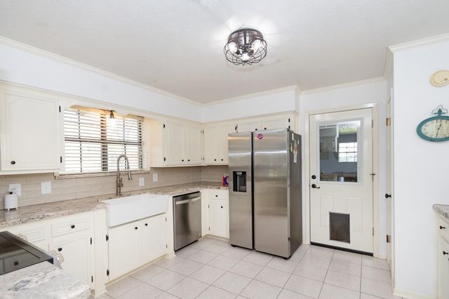 832 County Road 903a, Brazoria, TX 77422