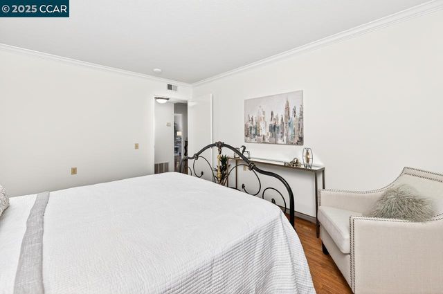 1400 Ptarmigan Dr 2, Walnut Creek, CA 94595