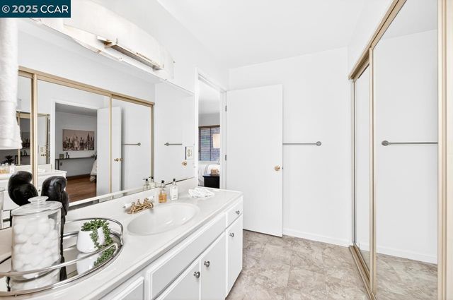 1400 Ptarmigan Dr 2, Walnut Creek, CA 94595