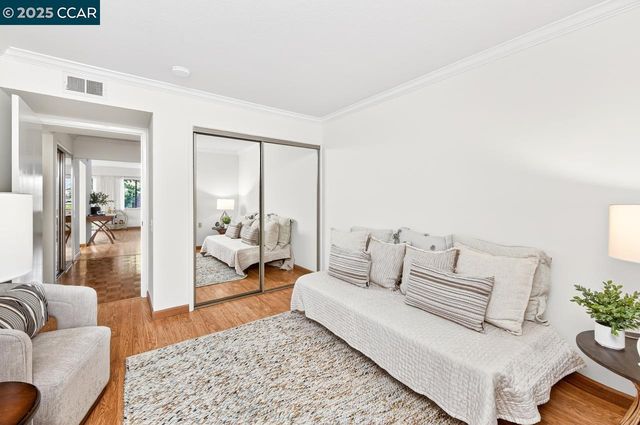 1400 Ptarmigan Dr 2, Walnut Creek, CA 94595