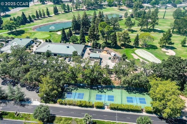 1400 Ptarmigan Dr 2, Walnut Creek, CA 94595