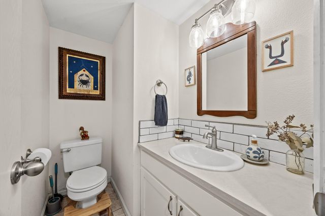 8906 Parkfield DR B, Austin, TX 78758