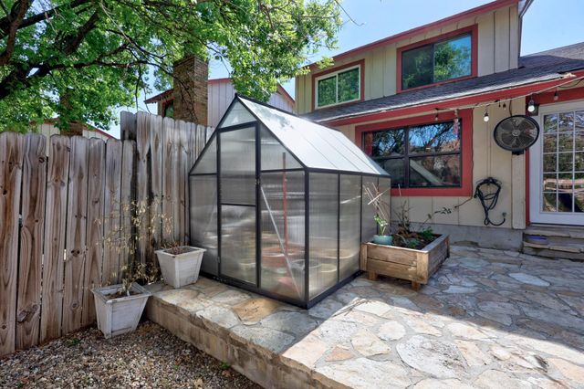 8906 Parkfield DR B, Austin, TX 78758