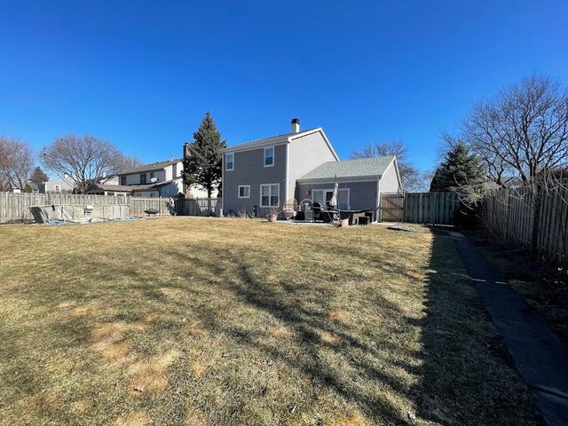 1527 W Richmond Street, Arlington Heights, IL 60004