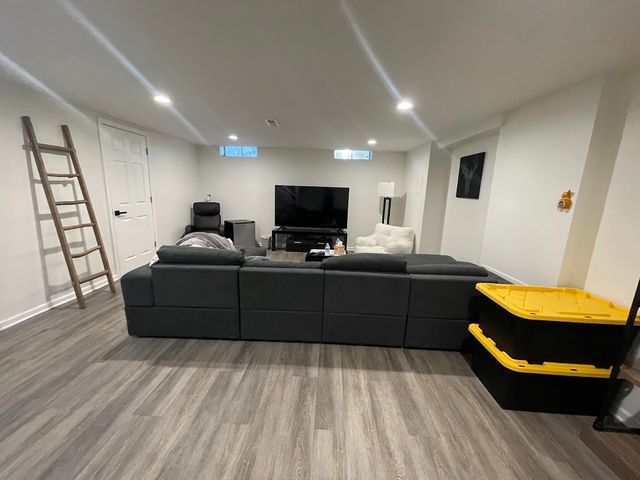 1527 W Richmond Street, Arlington Heights, IL 60004