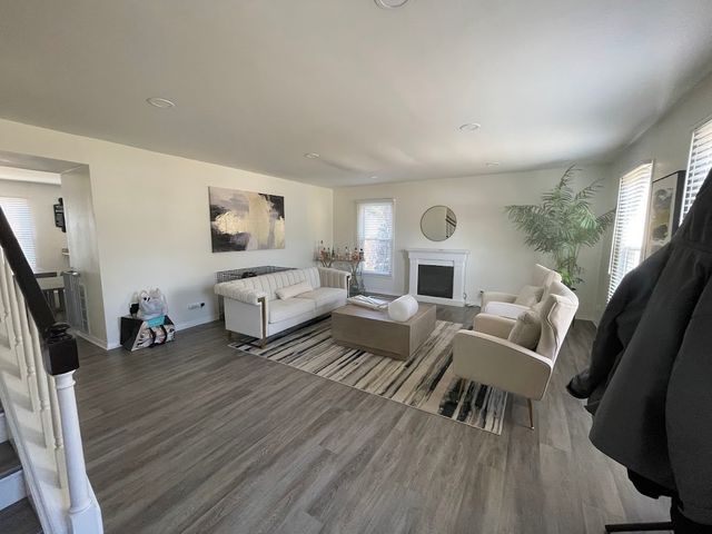 1527 W Richmond Street, Arlington Heights, IL 60004