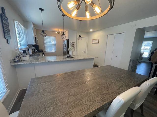 1527 W Richmond Street, Arlington Heights, IL 60004