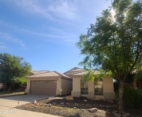 6427 W VILLA LINDA Drive, Glendale, AZ 85310
