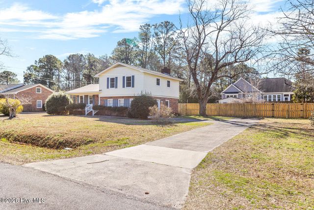 22 Pelican Point Road, Wilmington, NC 28409
