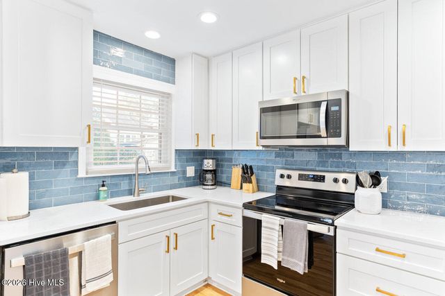 22 Pelican Point Road, Wilmington, NC 28409