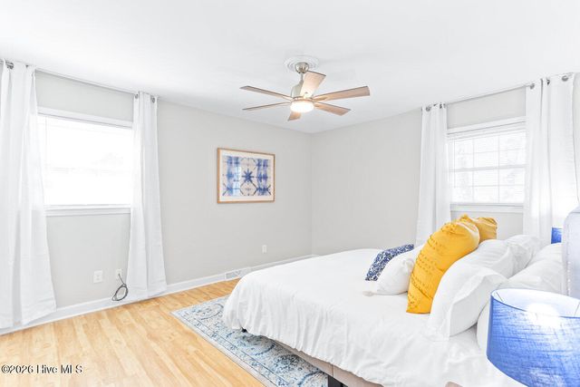 22 Pelican Point Road, Wilmington, NC 28409
