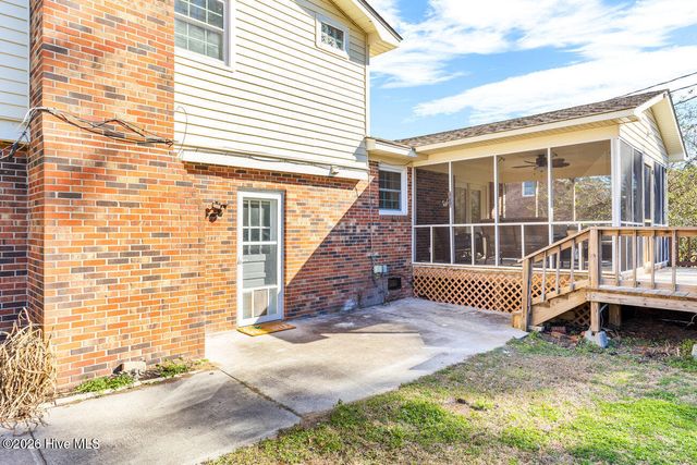 22 Pelican Point Road, Wilmington, NC 28409
