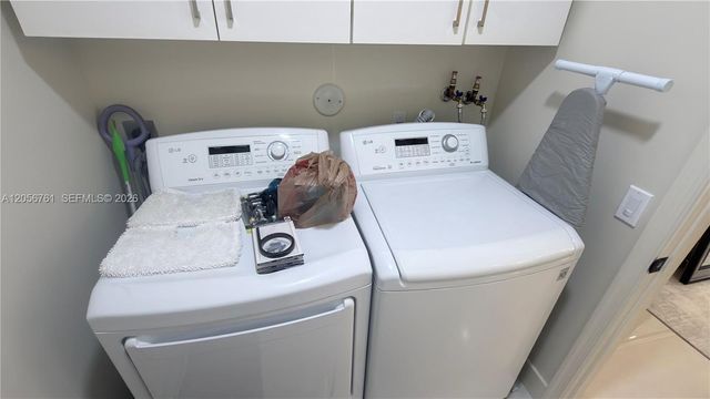 692 Maplewood Ct, Weston, FL 33327
