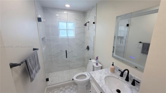 692 Maplewood Ct, Weston, FL 33327