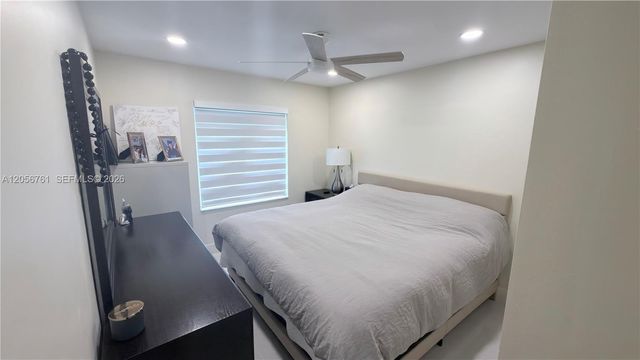 692 Maplewood Ct, Weston, FL 33327
