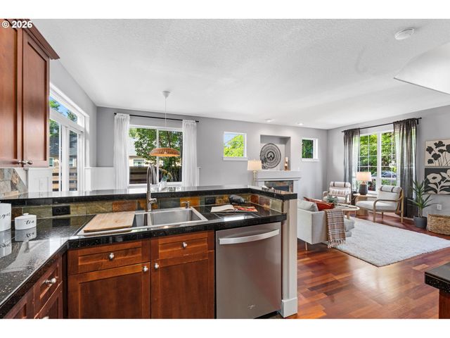 502 Ne PRESCOTT St, Portland, OR 97211