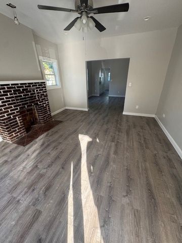 2206 Chestnut Avenue, Fort Worth, TX 76164