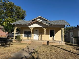 2206 Chestnut Avenue, Fort Worth, TX 76164