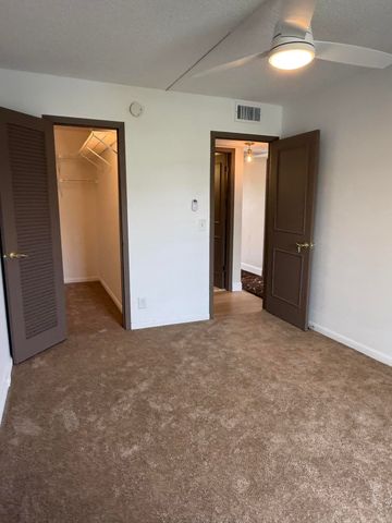 402 Brighton J J, Boca Raton, FL 33434