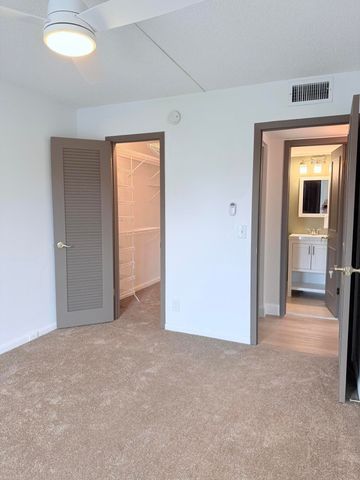 402 Brighton J J, Boca Raton, FL 33434