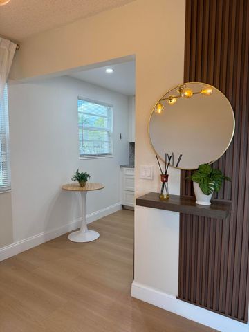 402 Brighton J J, Boca Raton, FL 33434