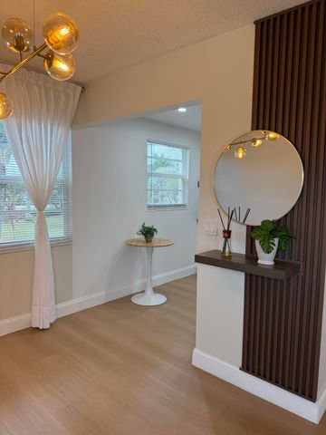 402 Brighton J J, Boca Raton, FL 33434